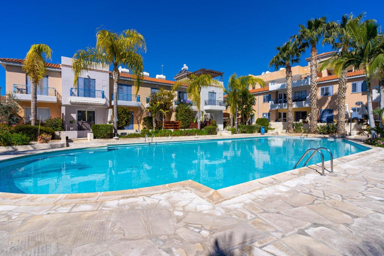 Summer Breeze Holiday Apartment With Pool Paphos Exterior foto
